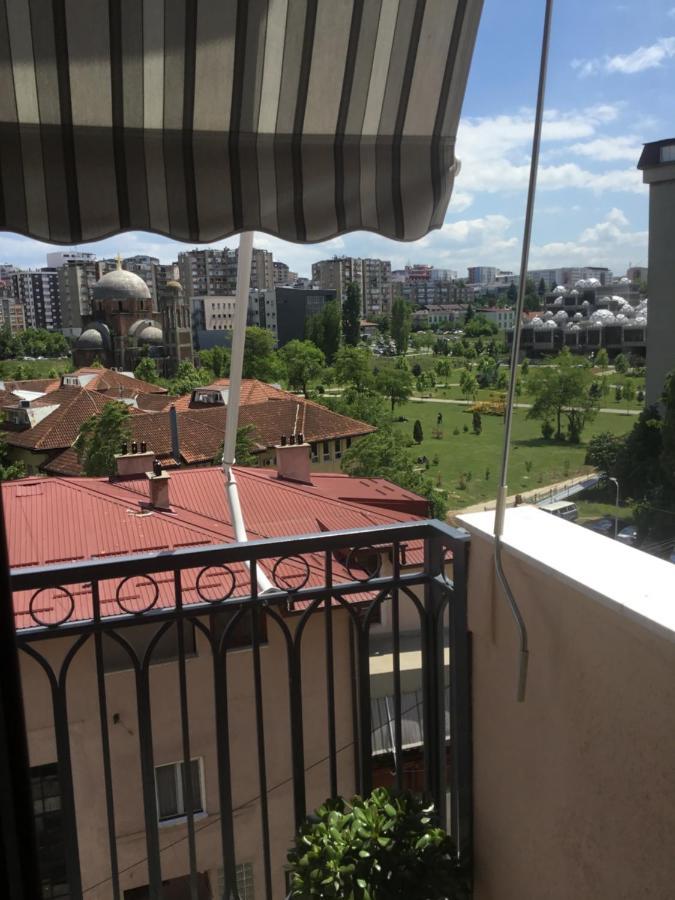 Yellowhouse Priština Exteriér fotografie